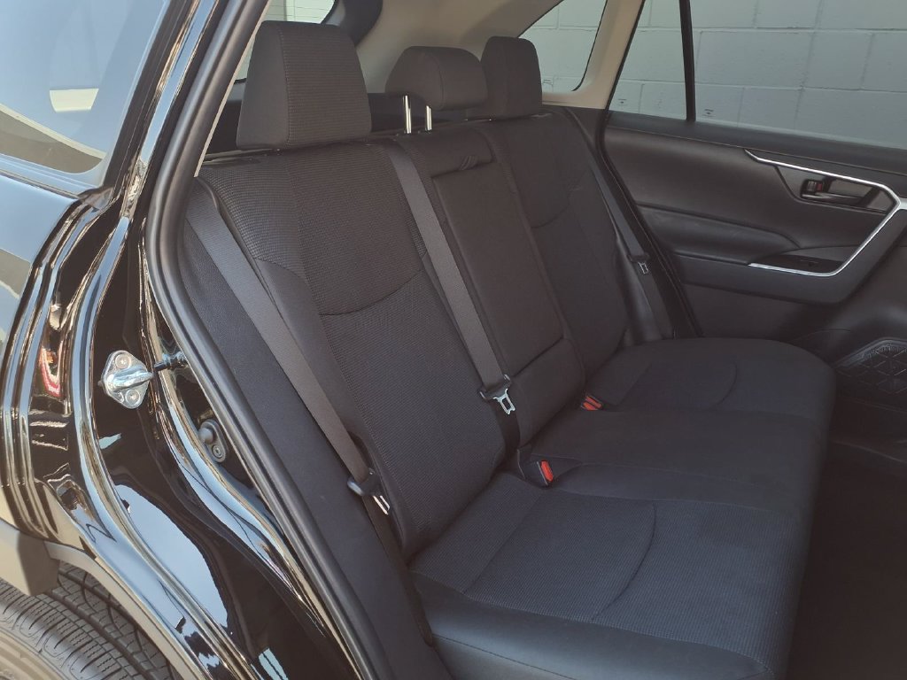 Certified 2025 Toyota RAV4 LE FWD image 32