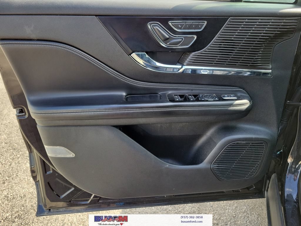Used 2020 Lincoln Corsair FWD w/ Premium Package image 18
