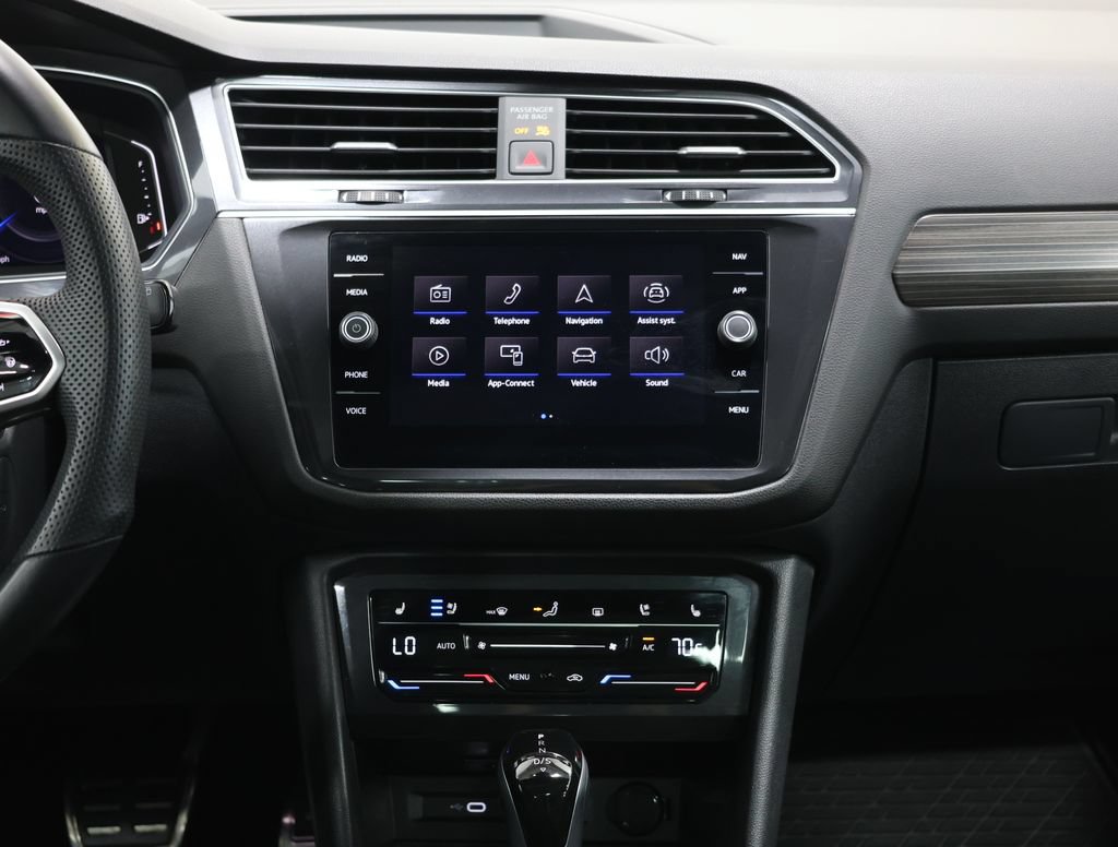 Used 2024 Volkswagen Tiguan SEL R-Line AWD/4WD image 19