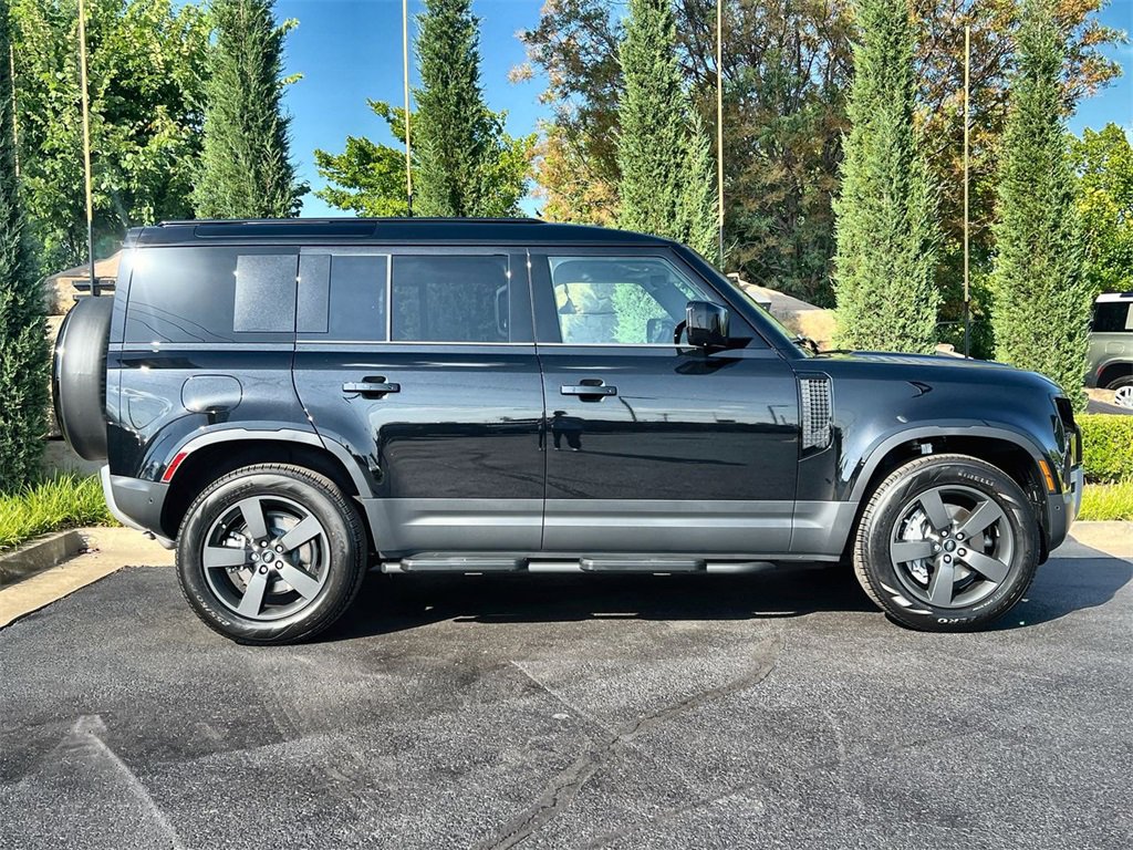 Used 2025 Land Rover Defender 110 S image 6