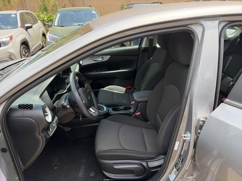 Used 2024 Kia Forte LXS w/ LXS Technology Package FWD image 20