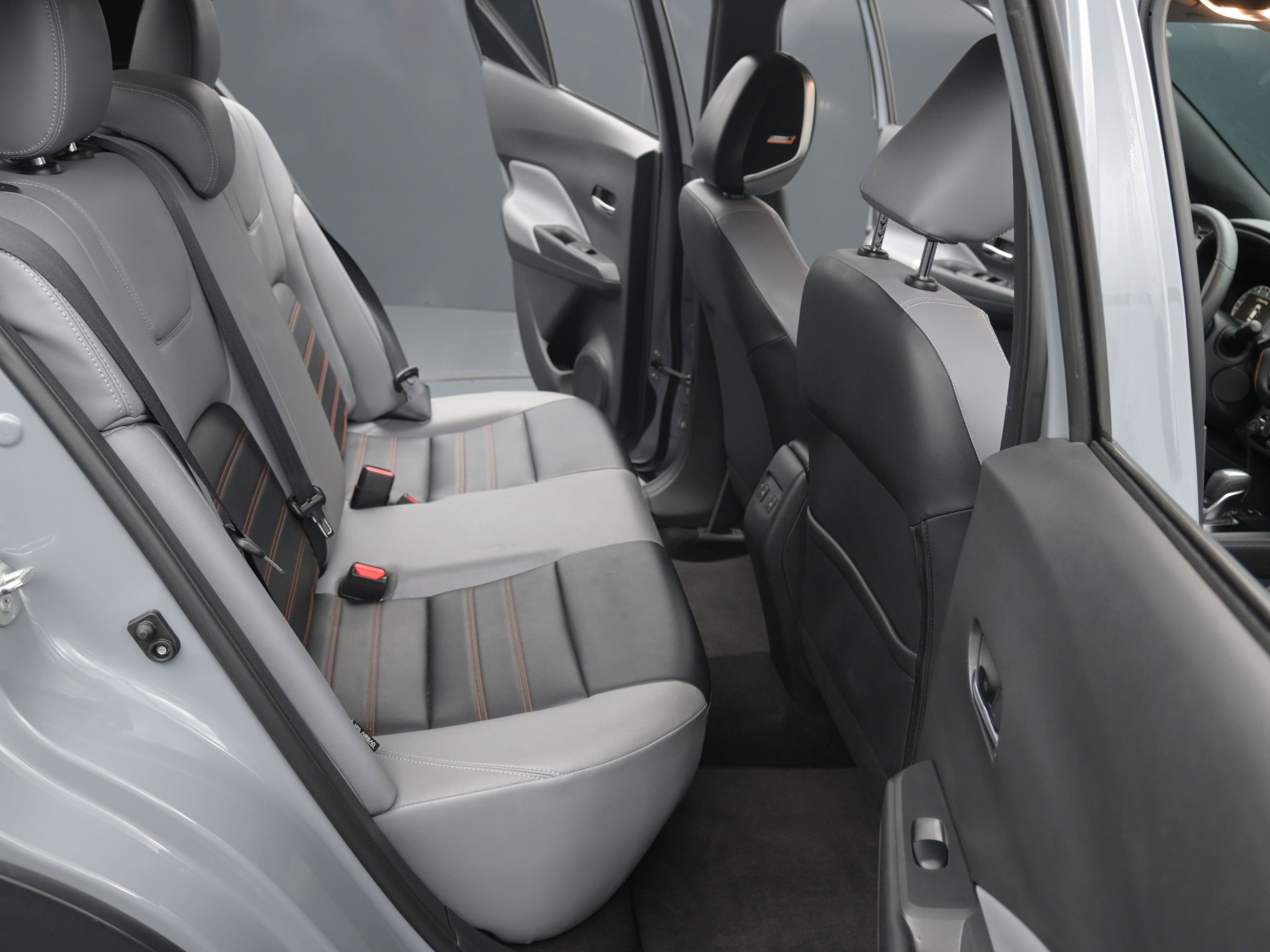 Used 2023 Nissan Kicks SR w/ SR Premium Package image 26