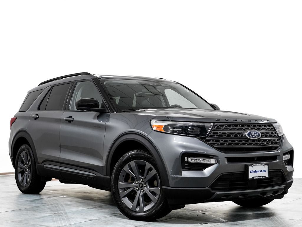 Certified 2023 Ford Explorer XLT w/ Equipment Group 202A AWD/4WD image 1