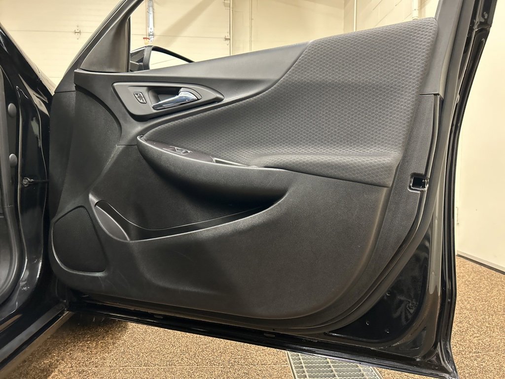 Used 2022 Chevrolet Malibu RS image 15