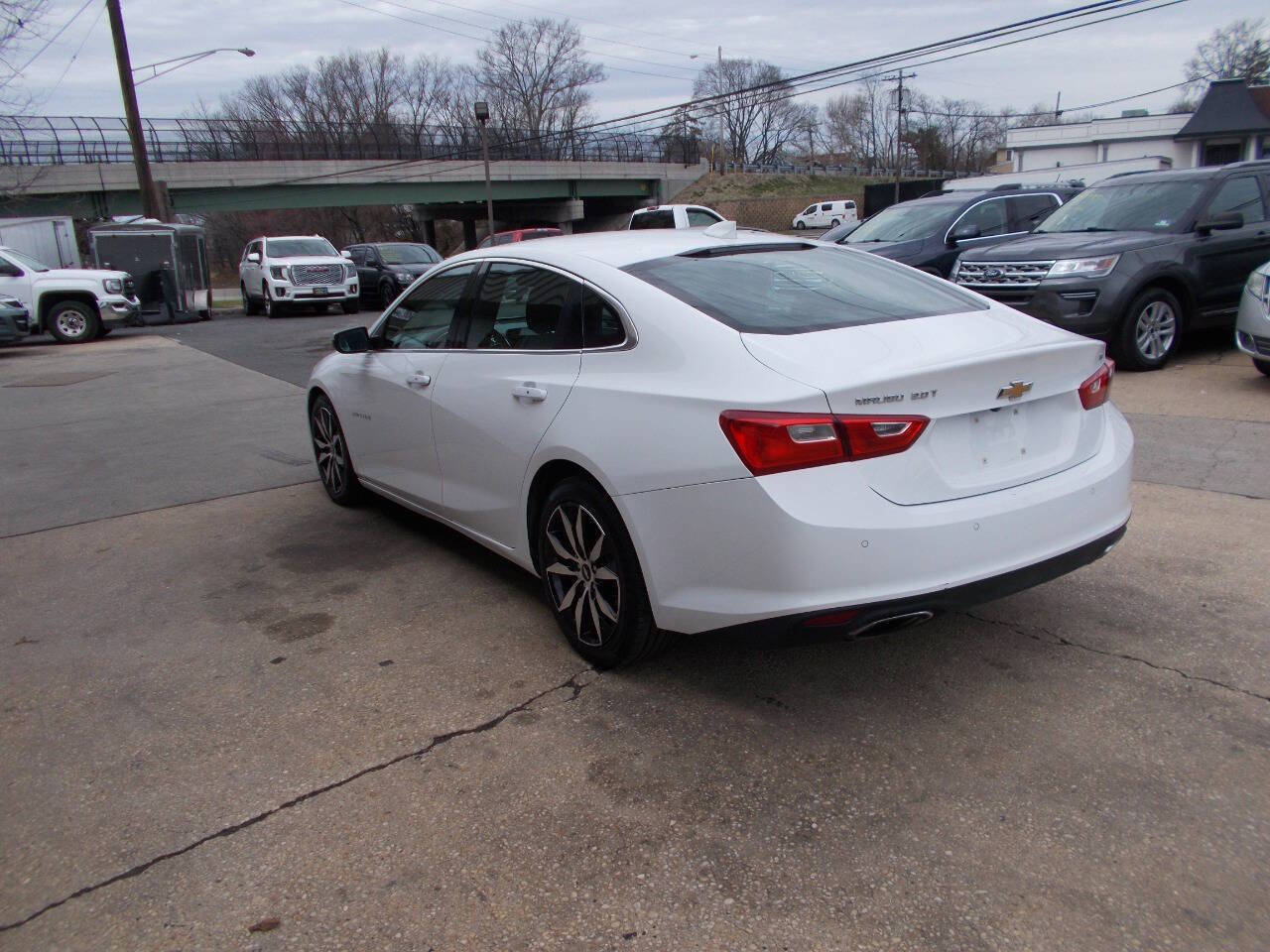 Used 2016 Chevrolet Malibu LT image 5