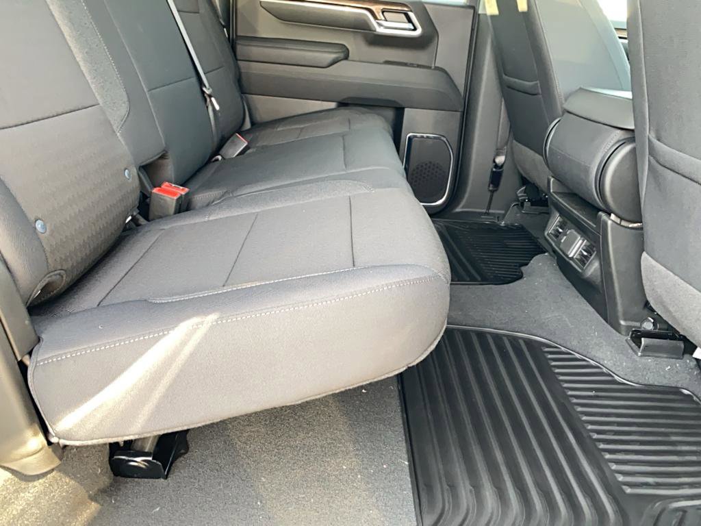 Used 2025 Chevrolet Silverado 1500 LT w/ Convenience Package II image 18