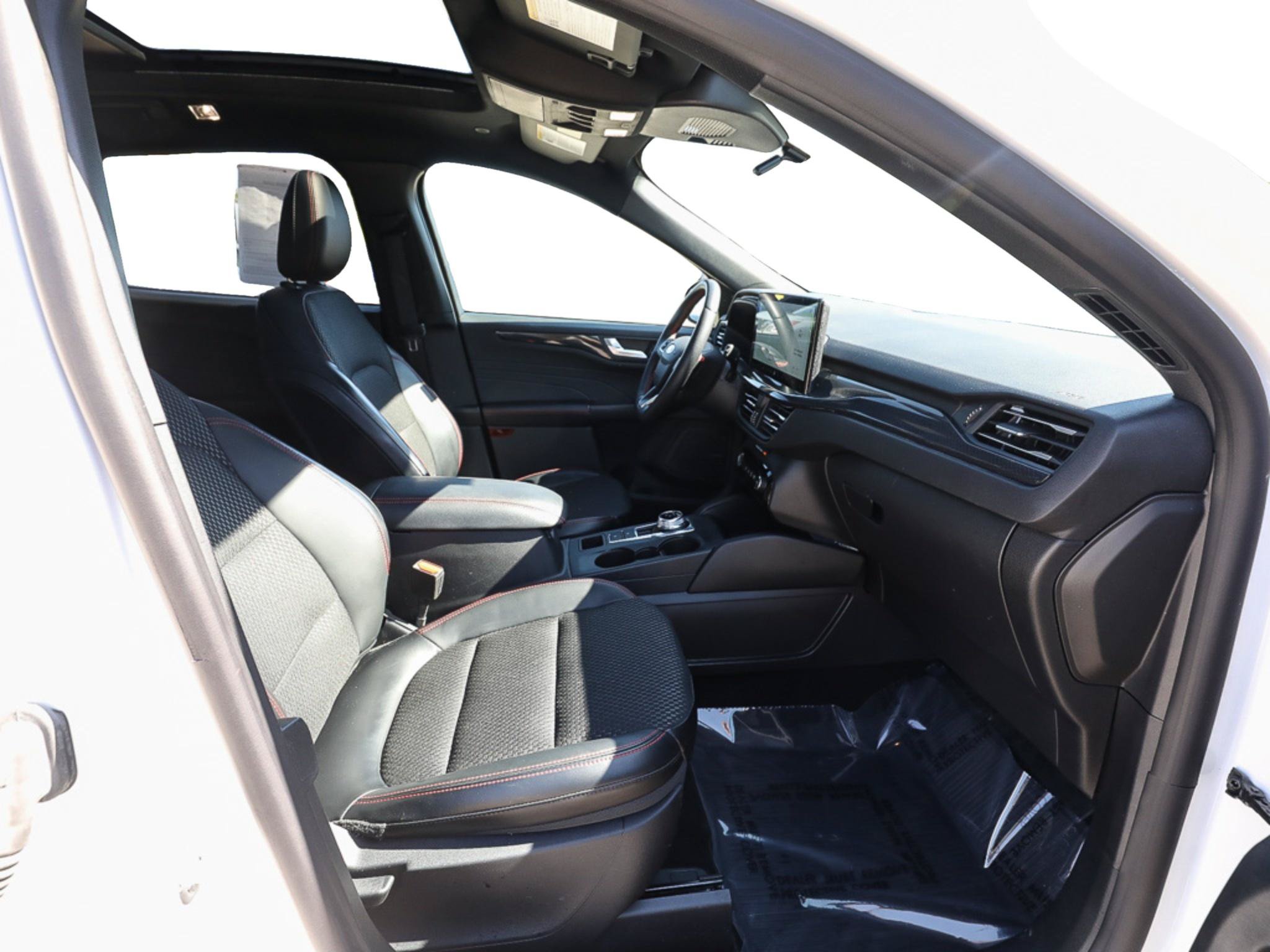 Used 2024 Ford Escape ST-Line w/ Tech Pack #1 AWD/4WD image 22