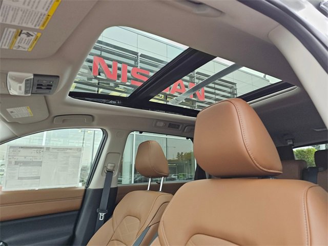 New 2025 Nissan Pathfinder Platinum w/ Cargo Package image 21