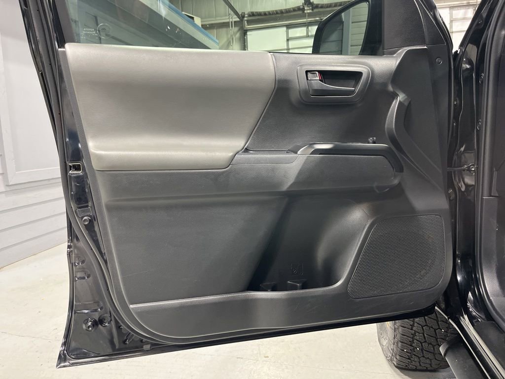 Used 2023 Toyota Tacoma SR AWD/4WD image 11
