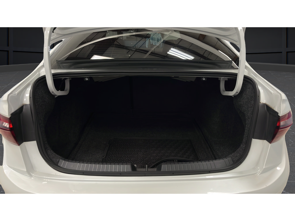Used 2025 Volkswagen Jetta SE w/ Sunroof Package FWD image 26