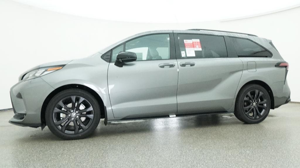 New 2026 Toyota Sienna XSE FWD image 4
