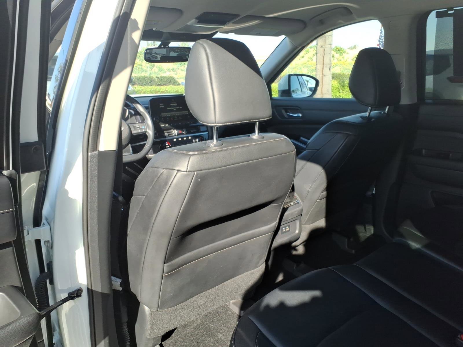 Certified 2022 Nissan Pathfinder SL w/ Cargo Package AWD/4WD image 12