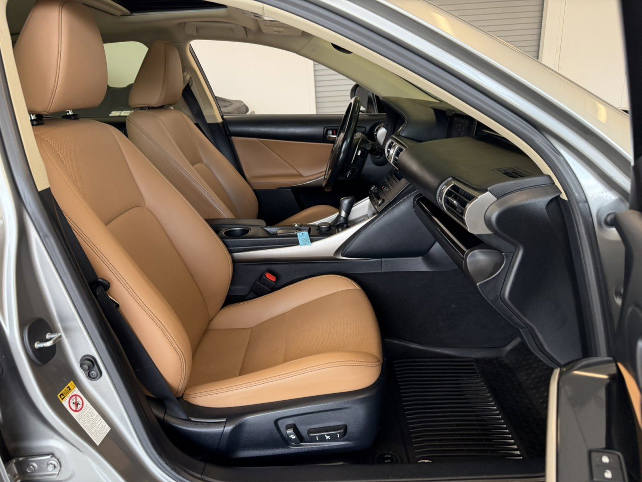 Used 2016 Lexus IS 200t RWD image 39