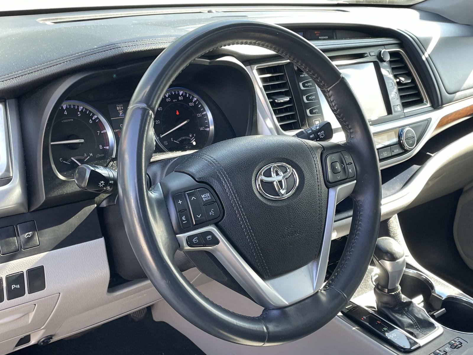 Used 2016 Toyota Highlander Limited image 4