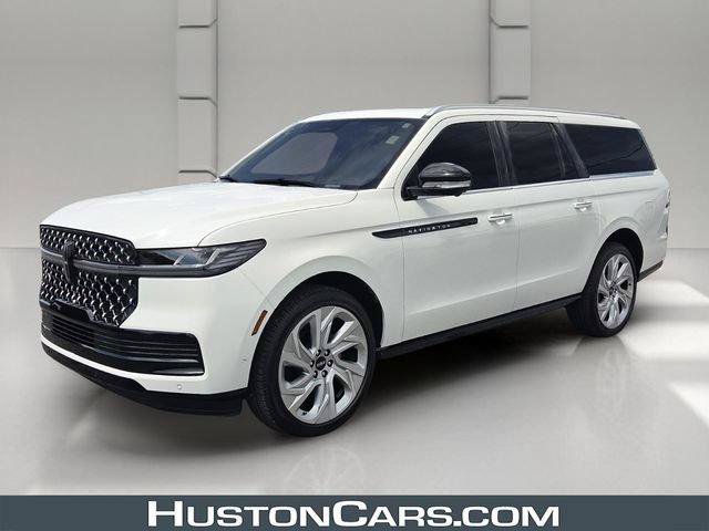 Used 2025 Lincoln Navigator L Black Label AWD/4WD image 1