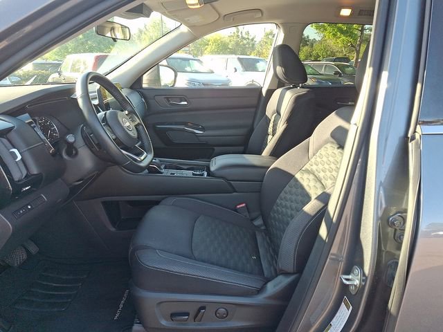 Used 2022 Nissan Pathfinder SV w/ SV Black Package AWD/4WD image 14