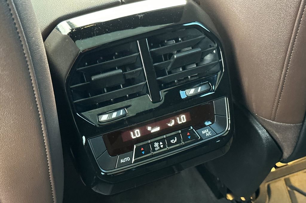 Used 2024 BMW iX xDrive50 w/ Premium Package image 13