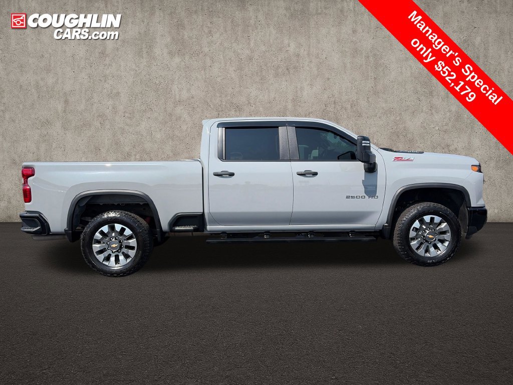 Used 2025 Chevrolet Silverado 2500 Custom w/ Custom Value Package AWD/4WD image 9