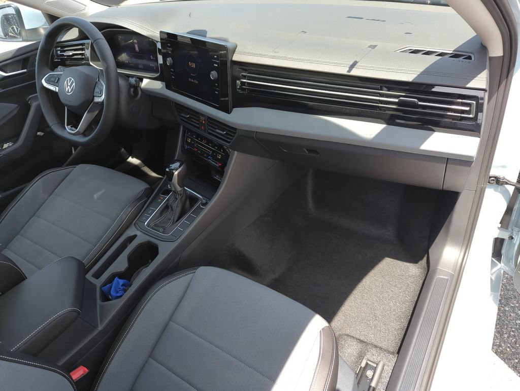 New 2026 Volkswagen Jetta SE FWD image 18