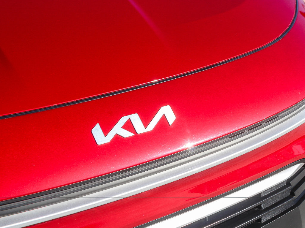 Used 2023 Kia Niro EX FWD image 12