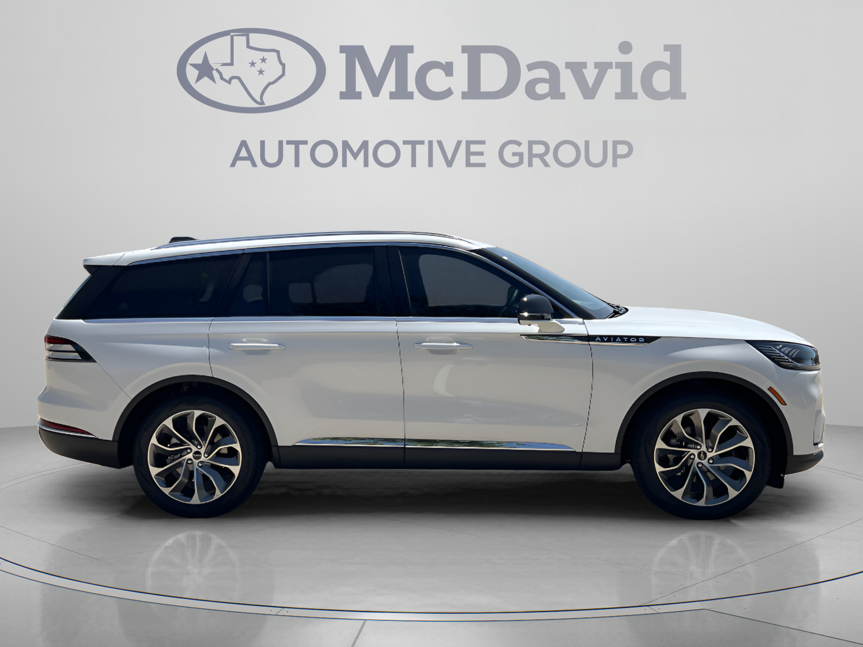 New 2026 Lincoln Aviator Reserve w/ Luxury Package RWD image 8
