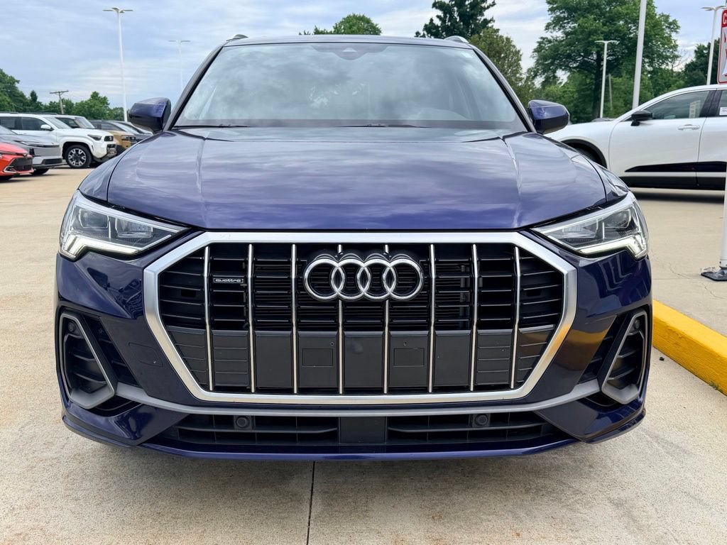 Used 2025 Audi Q3 2.0T Premium AWD/4WD image 2