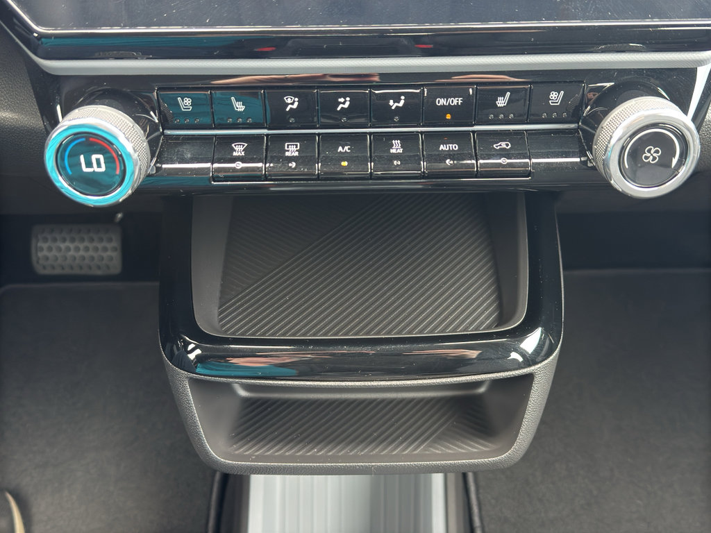 New 2027 Chevrolet Bolt RS FWD image 25
