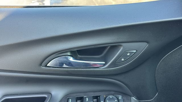 Used 2021 Chevrolet Equinox LT image 9