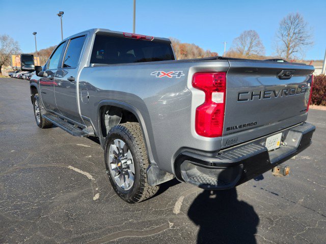 Used 2024 Chevrolet Silverado 2500 Custom w/ Custom Value Package image 3