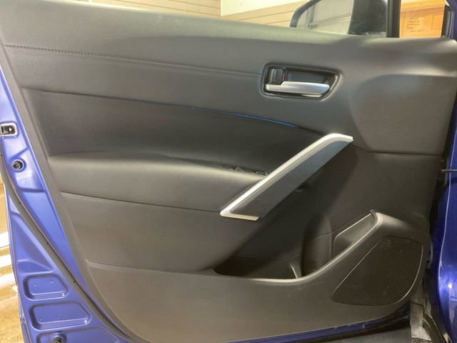 Used 2023 Toyota Corolla Cross XLE image 18