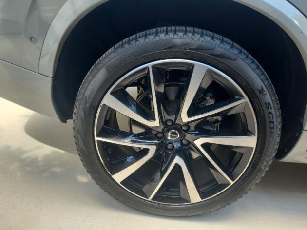 Used 2024 Volvo XC90 B6 Plus w/ Protection Package image 8