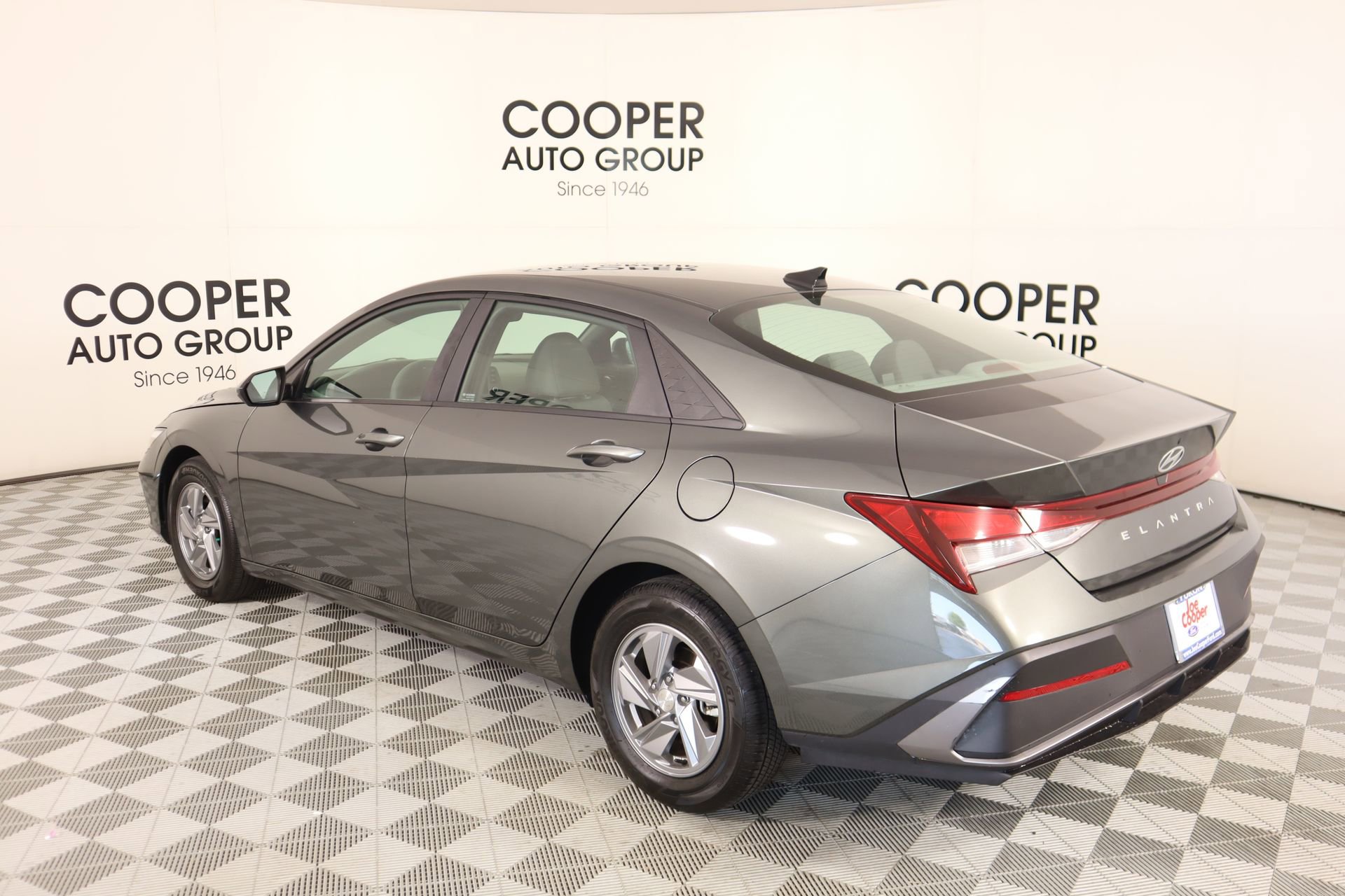Used 2024 Hyundai Elantra SE FWD image 21