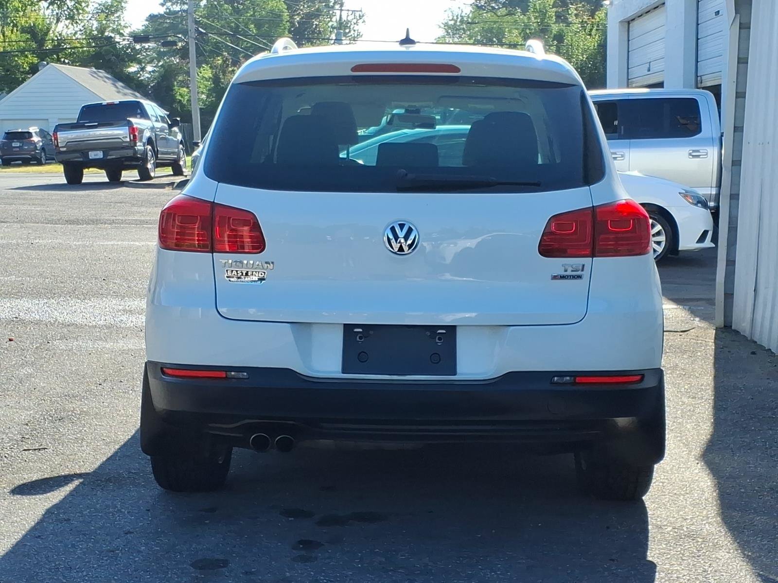 Used 2017 Volkswagen Tiguan Wolfsburg Edition AWD/4WD image 4