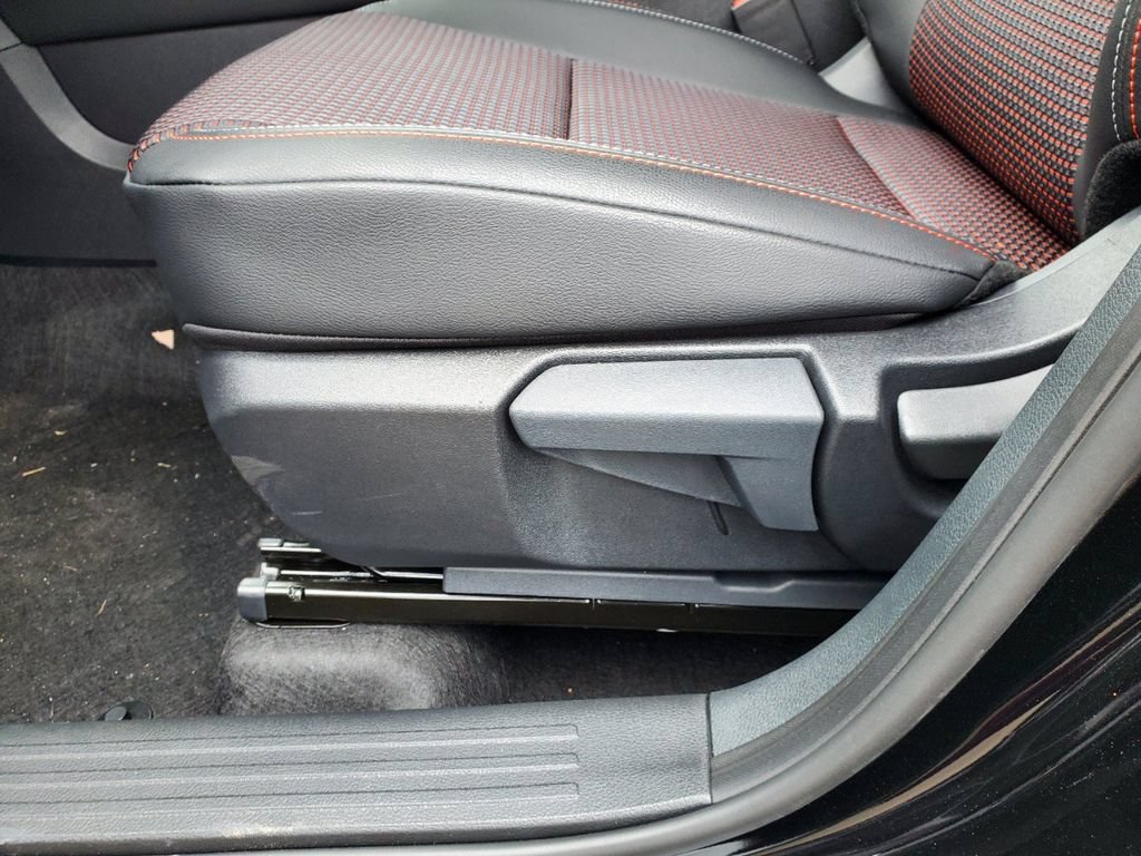 New 2026 Nissan Kicks SR w/ Cold Weather Package AWD/4WD image 18