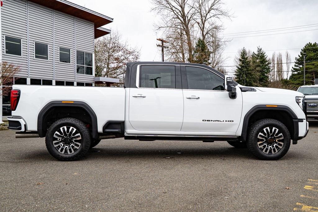 Used 2025 GMC Sierra 3500 Denali Ultimate image 2