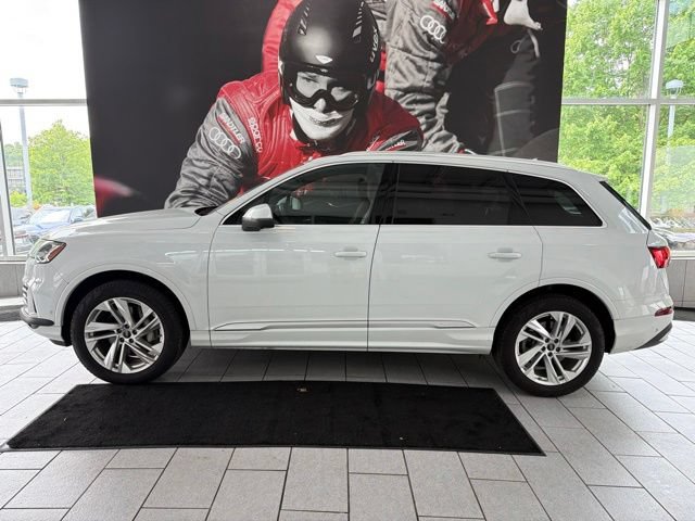 Used 2023 Audi Q7 3.0T Premium w/ Convenience Package AWD/4WD image 2