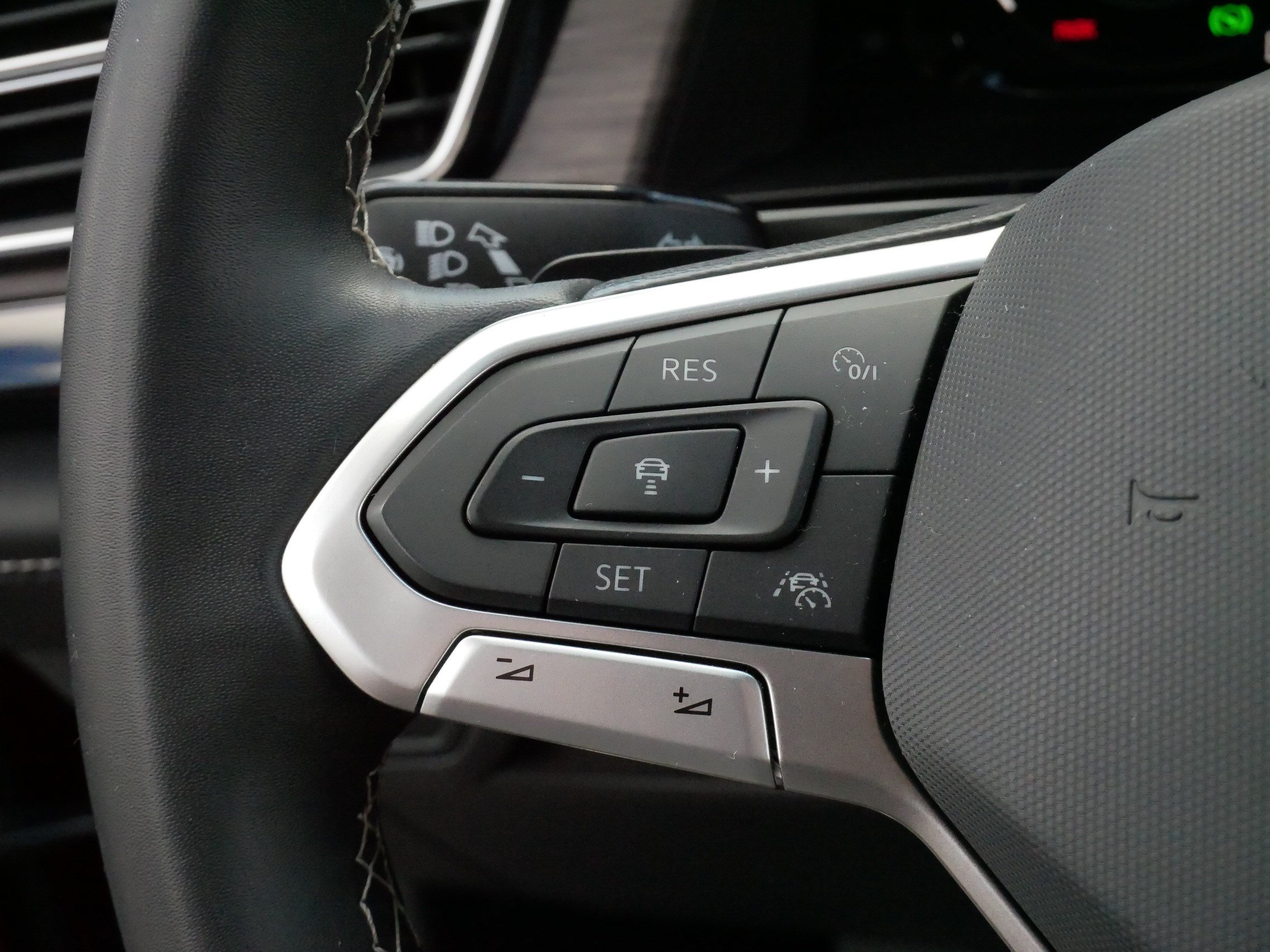 Certified 2024 Volkswagen Atlas SEL AWD/4WD image 26