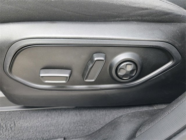 Used 2023 Jeep Grand Cherokee L Laredo image 11