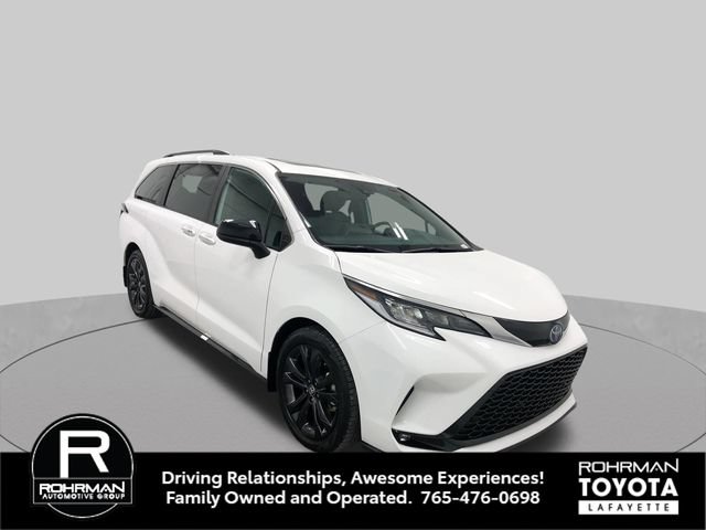 Used 2023 Toyota Sienna XSE FWD image 9