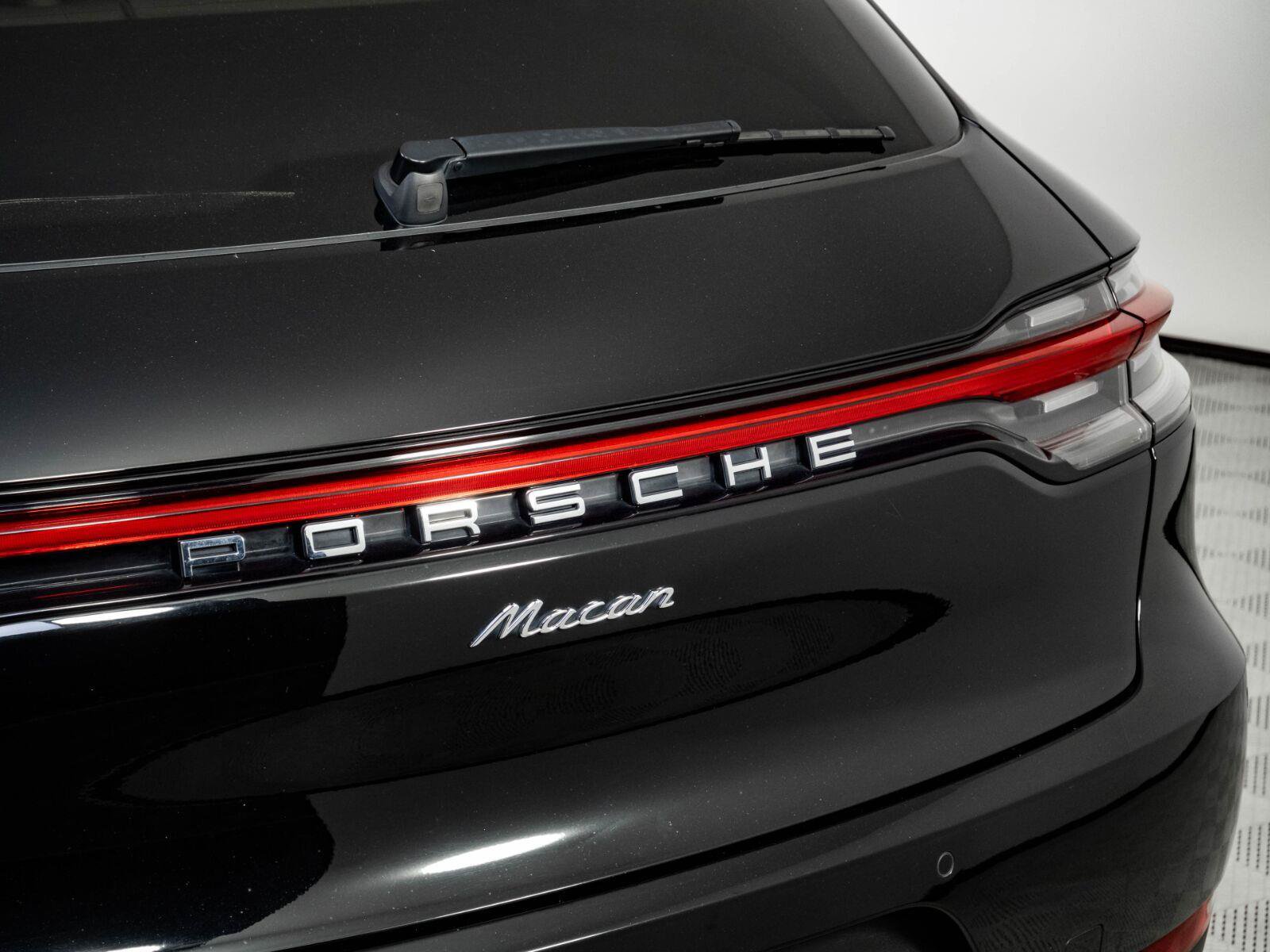 Used 2019 Porsche Macan AWD/4WD image 37