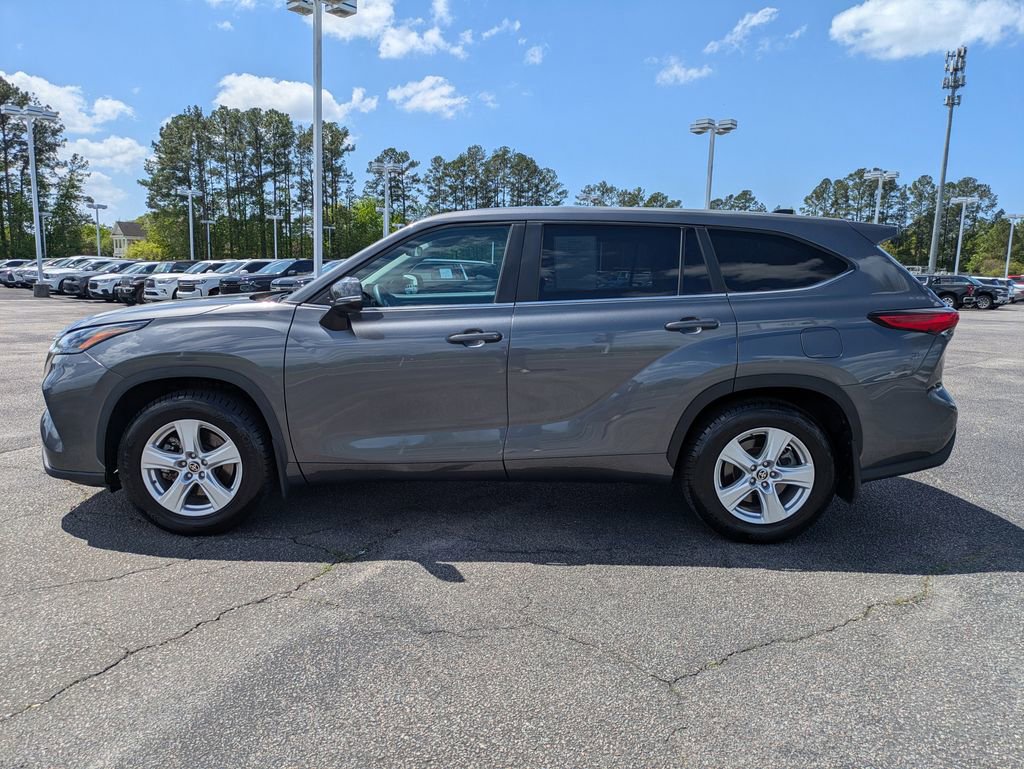 Used 2023 Toyota Highlander L FWD image 10