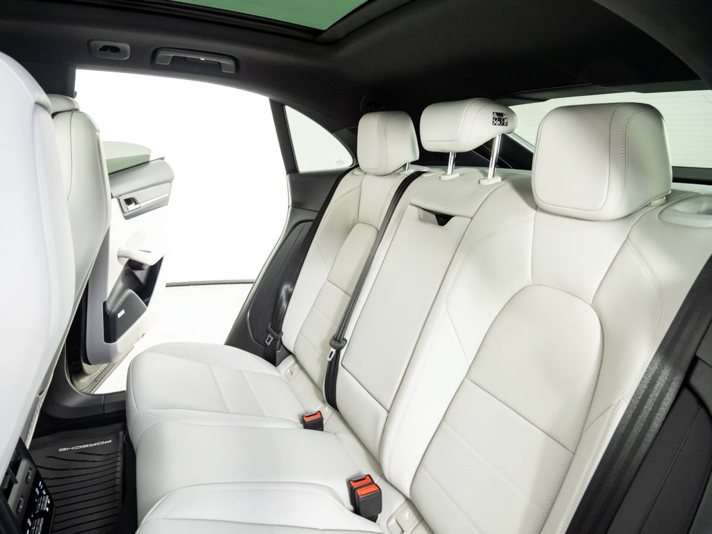 New 2026 Porsche Macan 4 Electric AWD/4WD image 22
