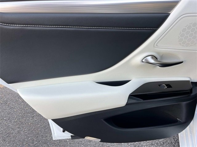 Certified 2022 Lexus ES 350 F Sport image 19