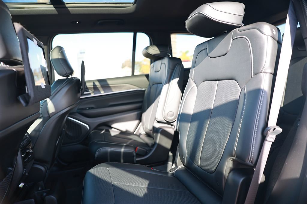 New 2025 Jeep Grand Cherokee L Overland w/ Rear Seat Video Group I image 30