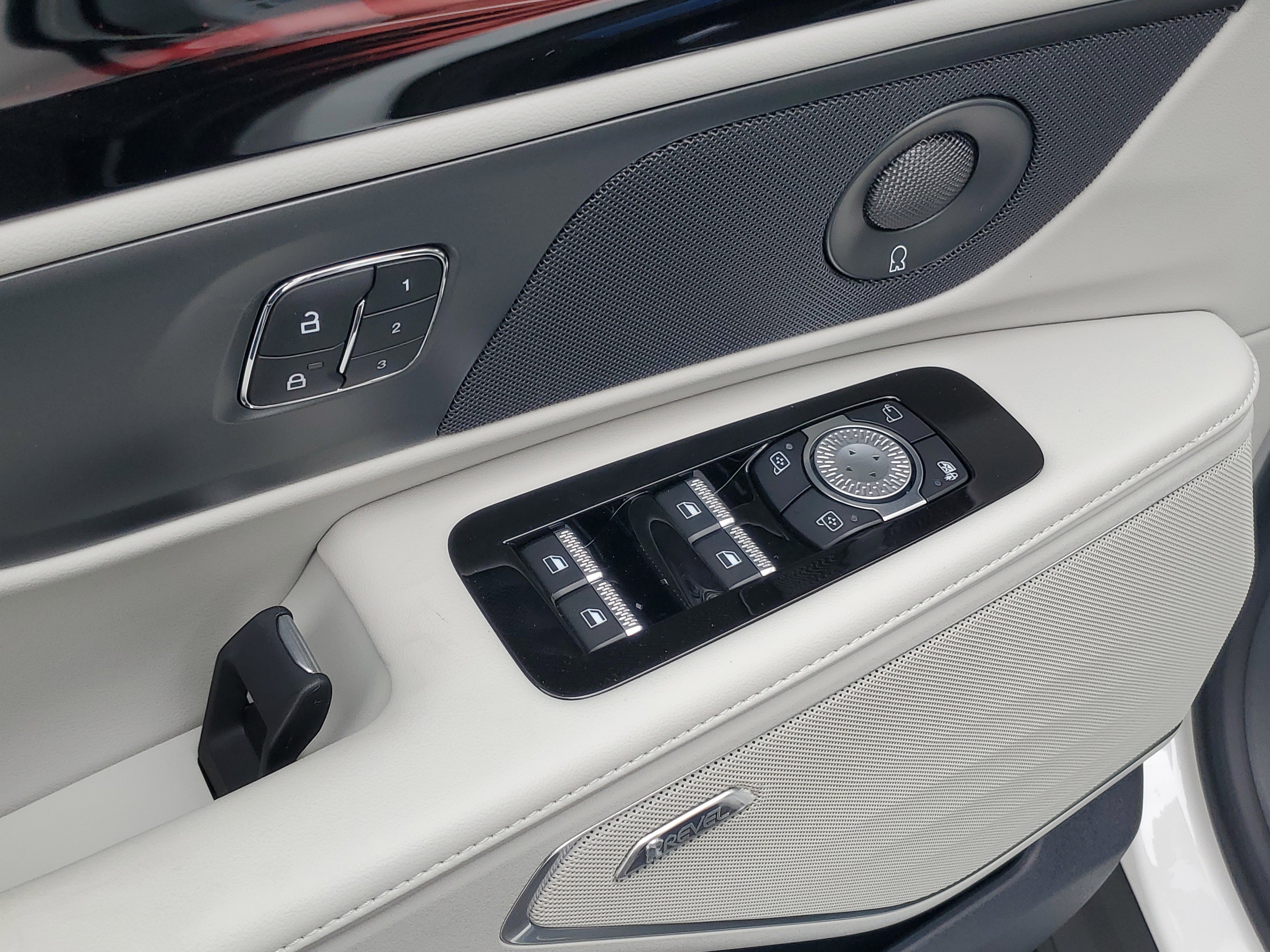 New 2026 Lincoln Nautilus Reserve w/ Jet Appearance Package image 9