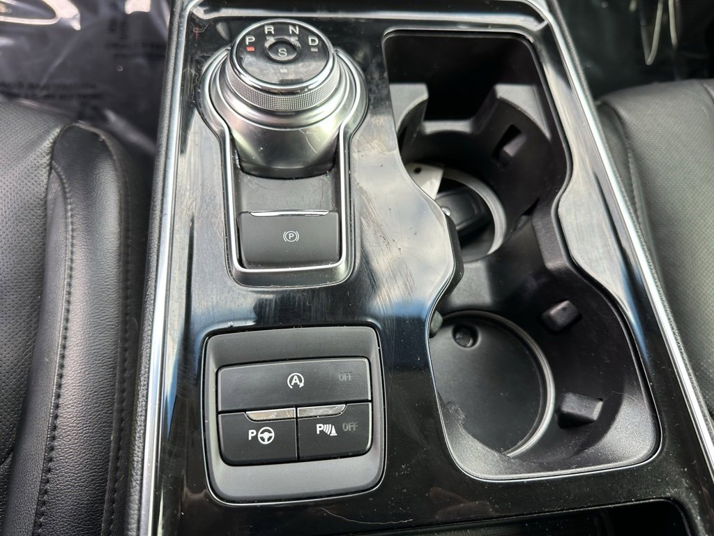 Used 2019 Ford Edge Titanium w/ Equipment Group 301A image 32