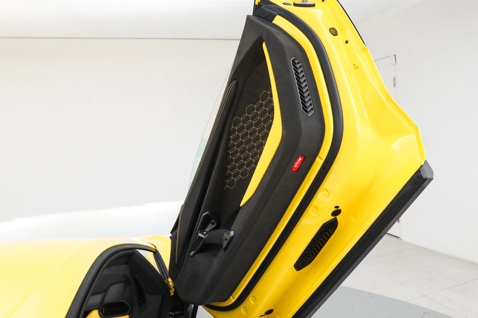 Used 2024 Lamborghini Revuelto image 19