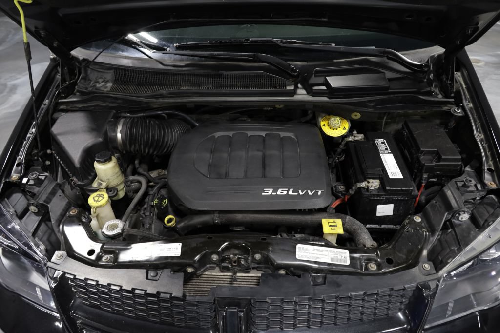 Used 2018 Dodge Grand Caravan SE FWD image 26