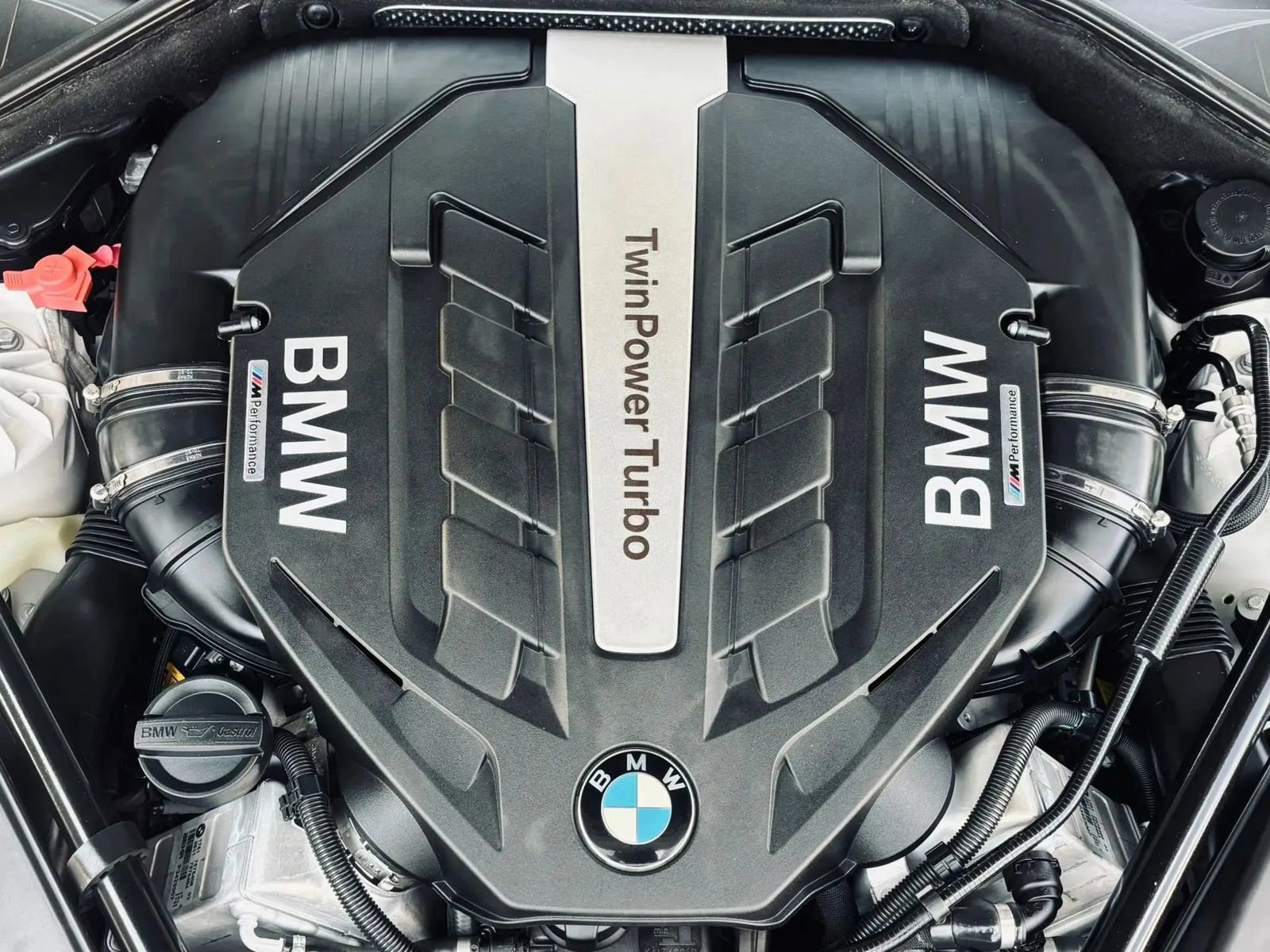 Used 2013 BMW 750Li image 3