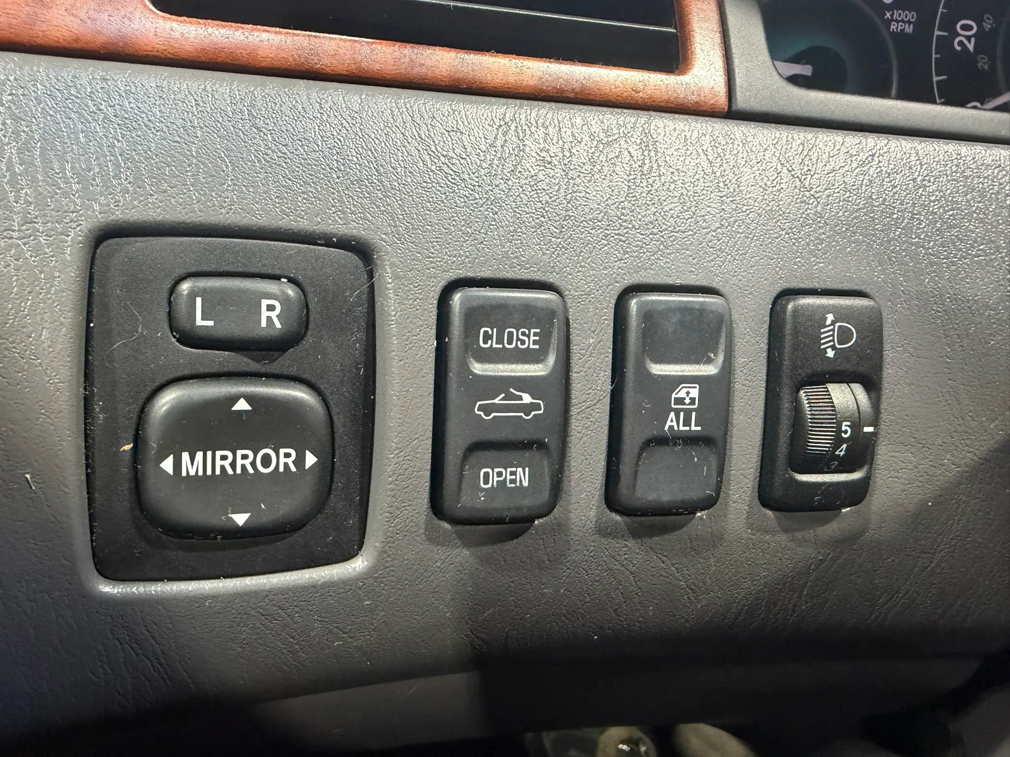 Used 2007 Toyota Solara SLE image 17